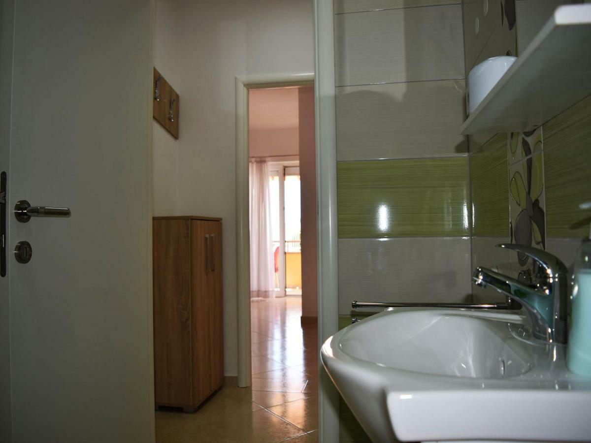 Iva Apartmani Tribunj  Ngoại thất bức ảnh